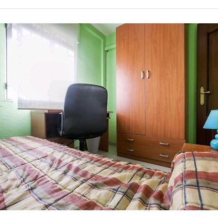 Piso Con Buena Red Wiffi Fibra Optica Alquiler De Habitaciones Sevilla Buitenkant foto