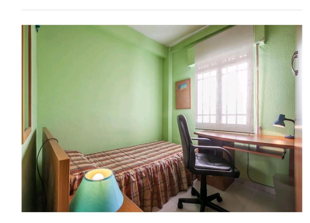 Piso Con Buena Red Wiffi Fibra Optica Alquiler De Habitaciones Sevilla Buitenkant foto