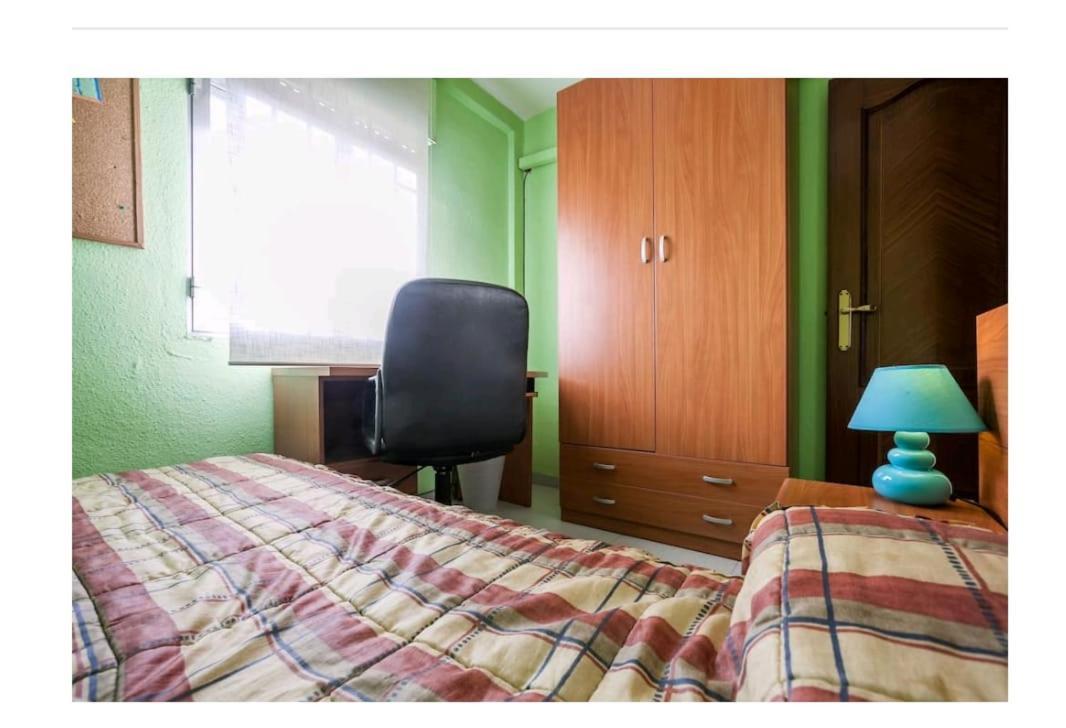 Piso Con Buena Red Wiffi Fibra Optica Alquiler De Habitaciones Sevilla Buitenkant foto